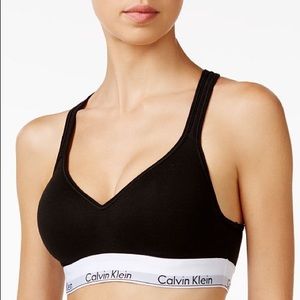 Calvin Klein - Sports Bra